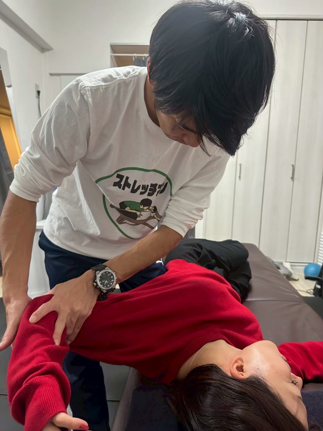 Life stretch salonでのストレッチ施術の様子